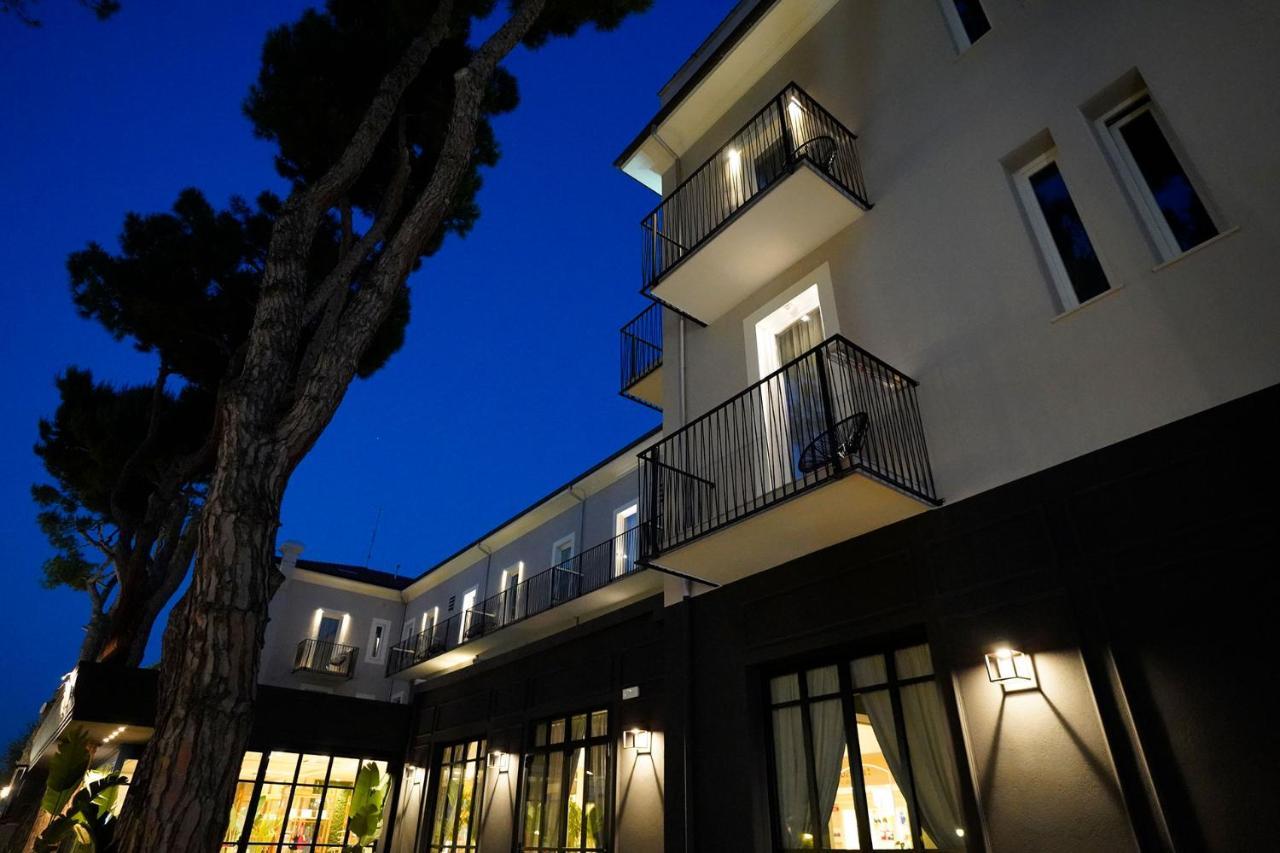 Hotel Vagabond Riccione Exterior photo